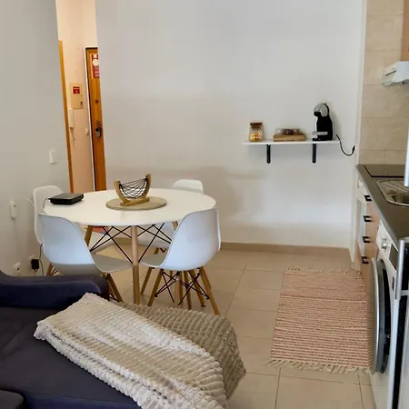 Sunny Algarve Retreat - Pool & 10 Min To 아파트 *