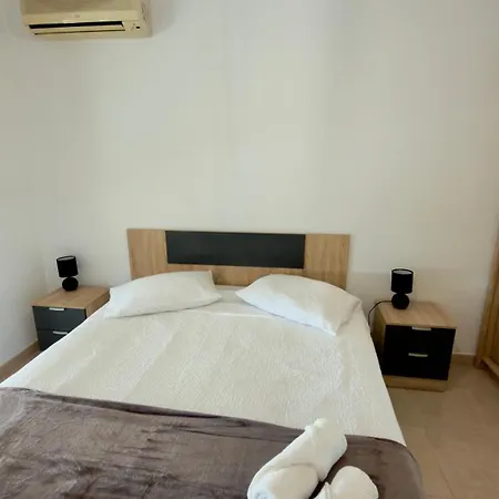 Sunny Algarve Retreat - Pool & 10 Min To 아파트 *