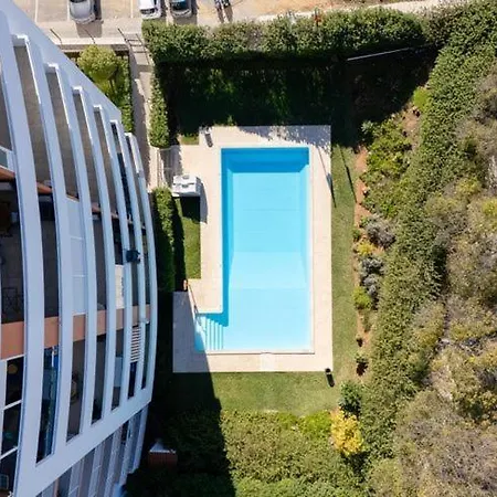 Sunny Algarve Retreat - Pool & 10 Min To 아파트