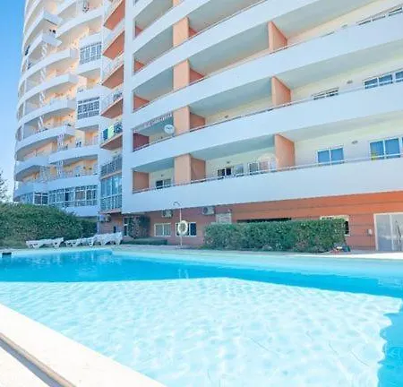 Sunny Algarve Retreat - Pool & 10 Min To