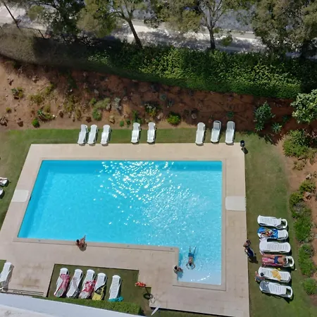 Sunny Algarve Retreat - Pool & 10 Min To * Portimão