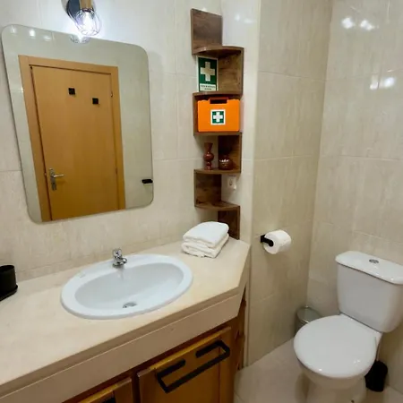 Sunny Algarve Retreat - Pool & 10 Min To 아파트 *